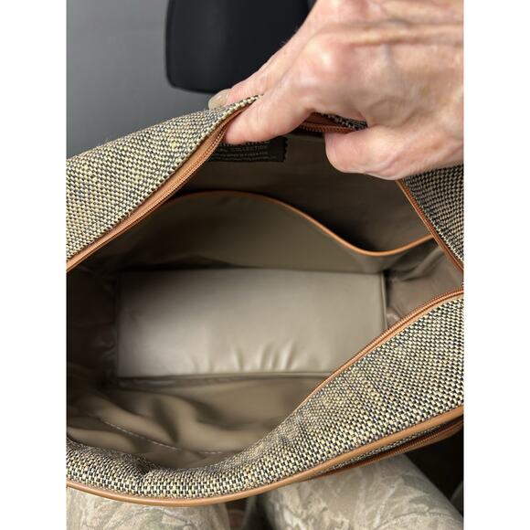 Vintage Samsonite Tweed Luggage. Overnight bag. Carry on. Travel. Classic. - Picture 5 of 8